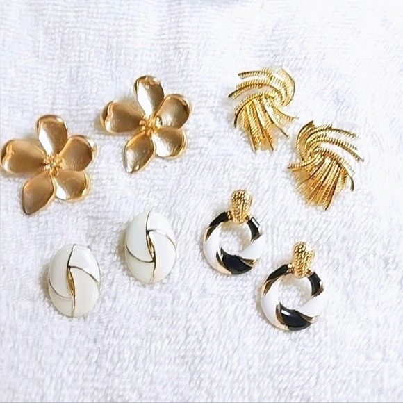 Estate Jewelry - Vintage Earring Lot Floral, Twisted, Oval Doorknocker